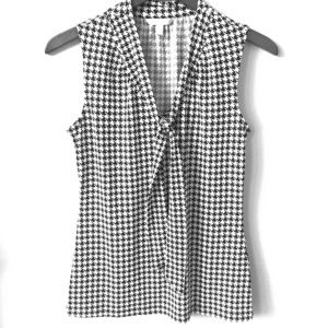 Cute banana tie knot top